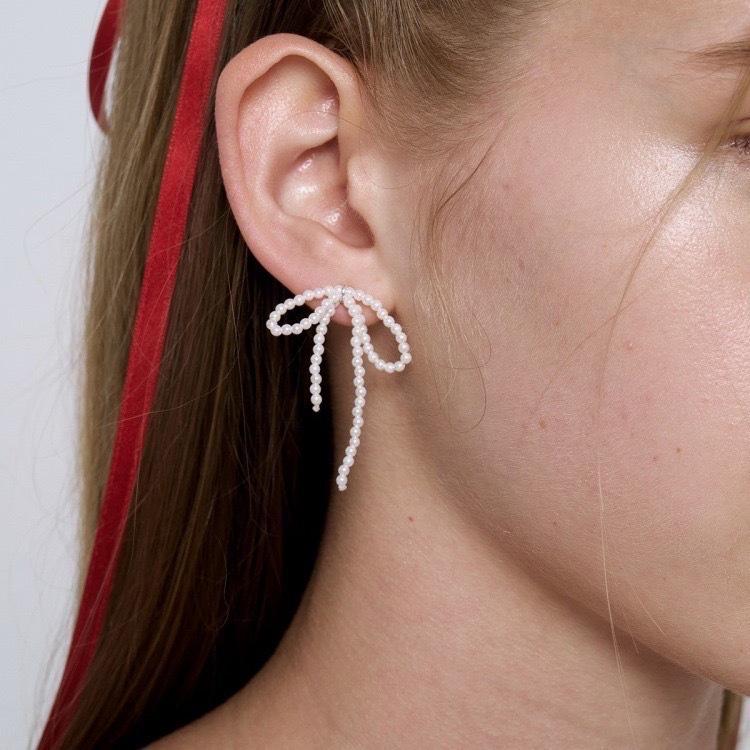 

Элегантные серьги-пусеты с жемчугом и бантом MondayEdition, плетеные серьги из стерлингового серебра