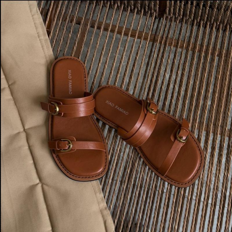 Fashion 2025 Flatfrom Slippers Sandals Round Toe Metal Buckle Shoes for Summer Woman's Outdoor Casual Flat Slipper