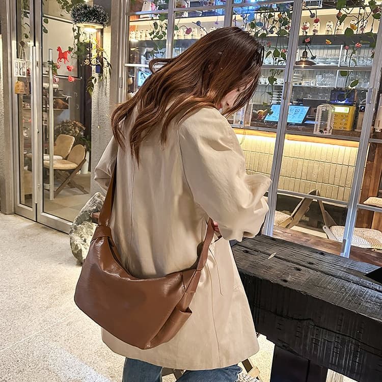 Soft leather large capacity armpit bag women's shoulder tote bag