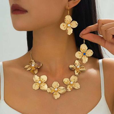 European-American Retro Four-Leaf Clover Necklace & Earring Set with Metal, Rhinestones, and Pearls