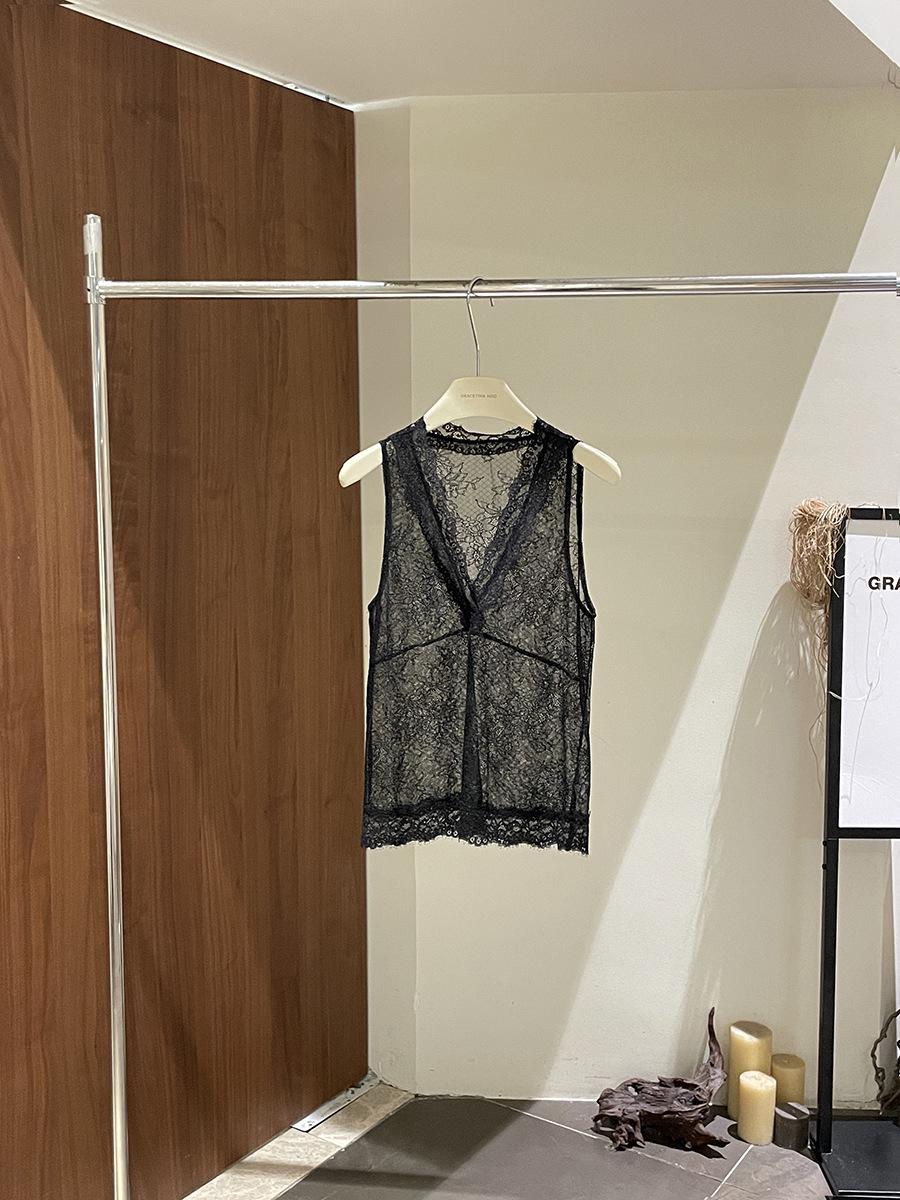 New Spring Arrival: French Romantic V-Neck Lace Relaxed Fit Layering Vest for Women