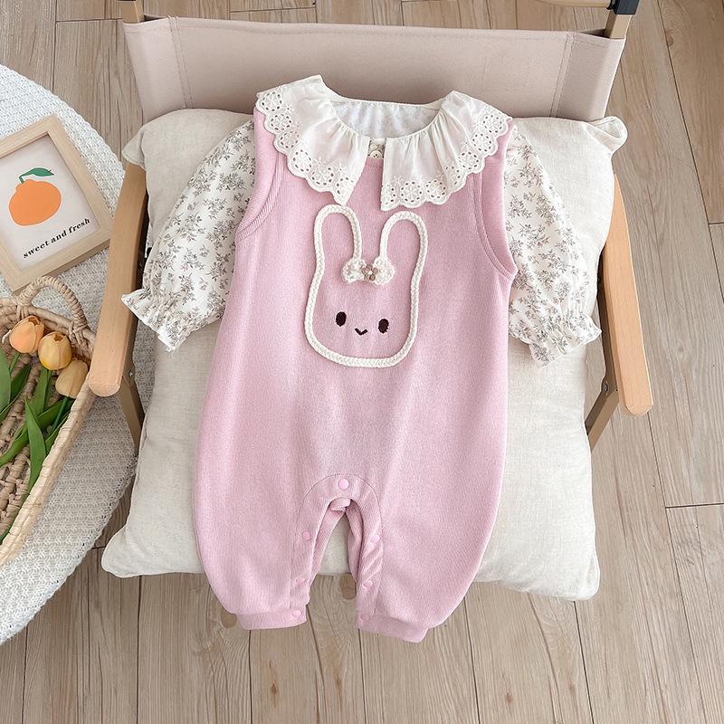 Entzückende Frühlings- und Herbst-Outfits für Babymädchen: Jumpsuits, Prinzessinnen-Strampler und Overalls für Ausflüge