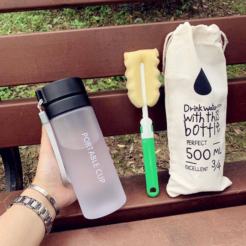 "Durable, High-temperature-resistant Sports Water Cup, Portable and Unisex Design with Large Capacity for Students."