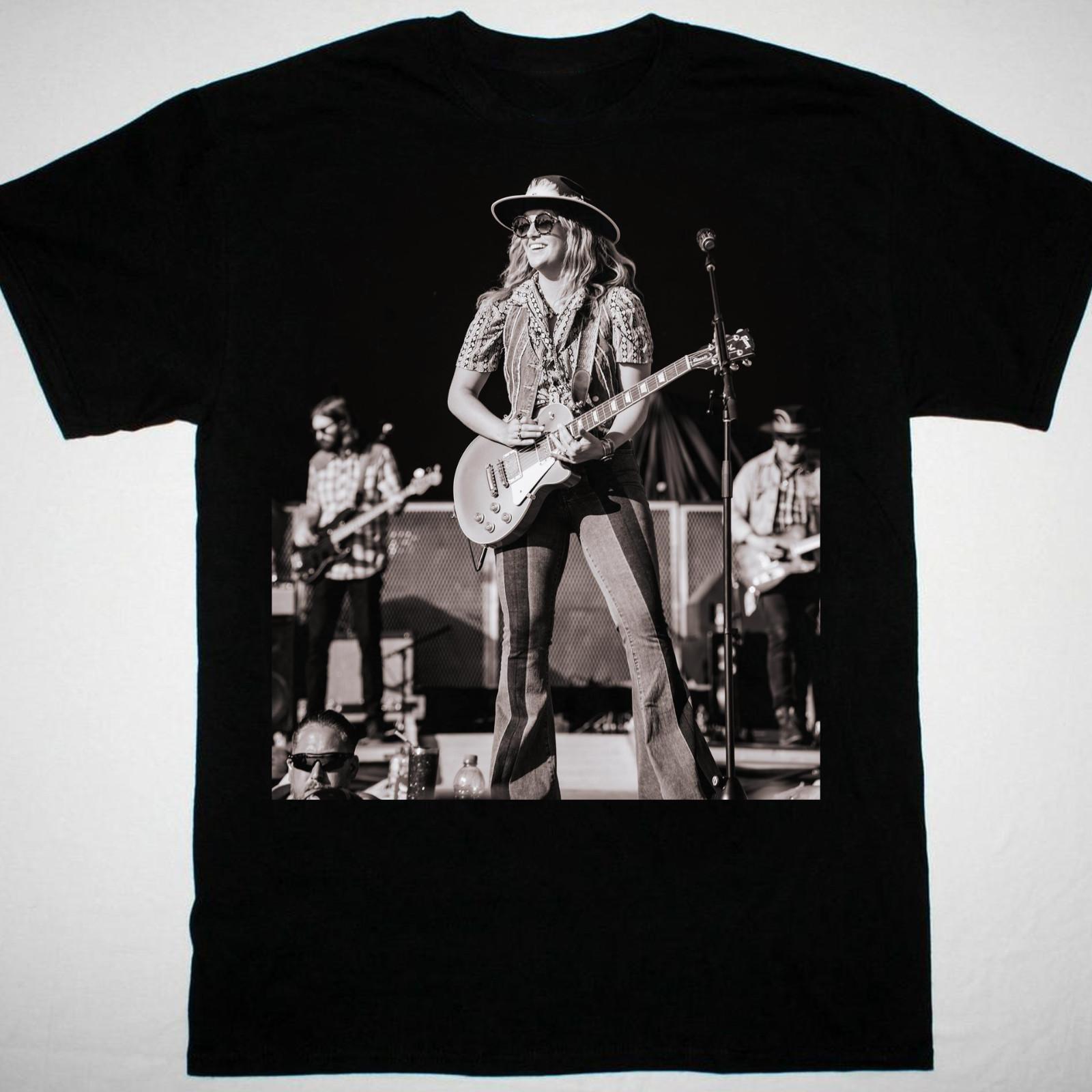 Lainey Wilson in Concert T-shirt Black Short Sleeve All Sizes 1F2345 M