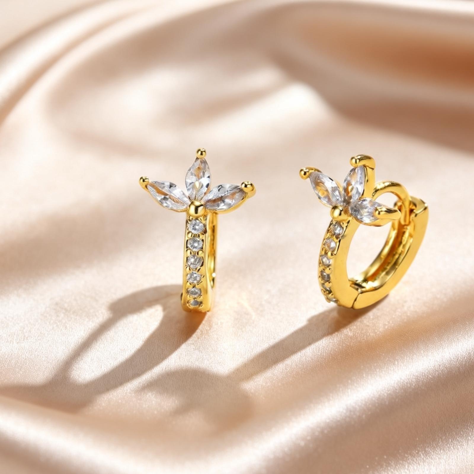 

Sparkling Zircon Flower Hoop Earrings for Women Exquisite Clovers Gold Color Round Huggies Earrings Piercing Luxury Jewelry