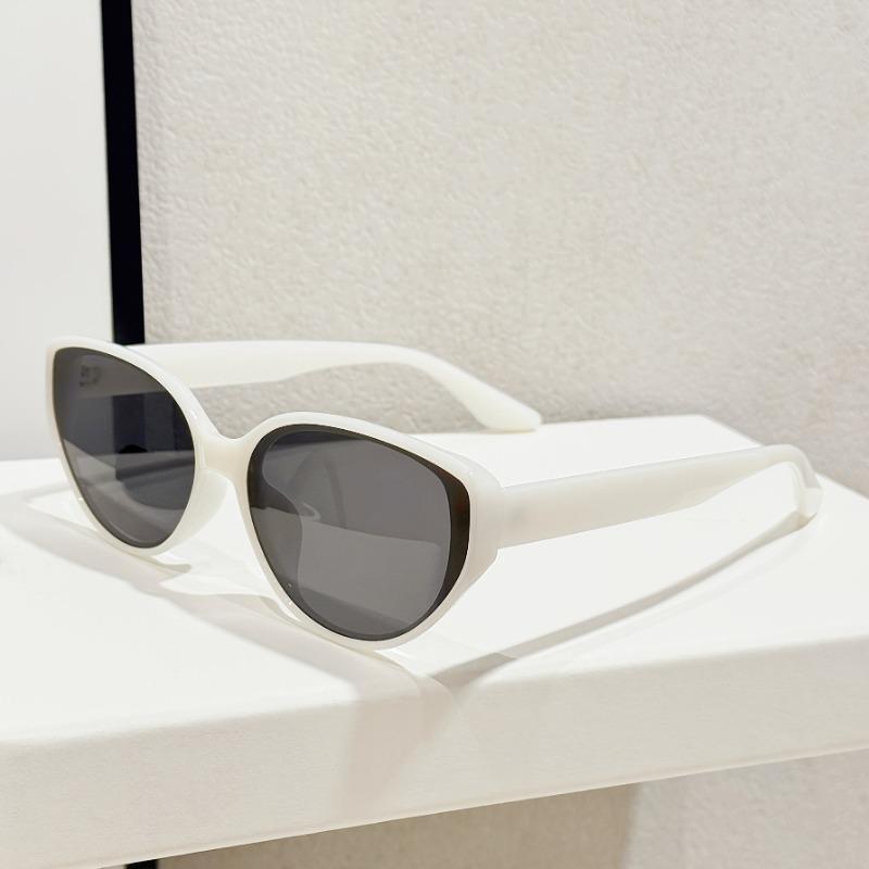 

Унисекс Ретро Модные Очки Кошачий Глаз Винтажный Стиль Черные Коричневые Черепаховые для Повседневных и Официальных Нарядов