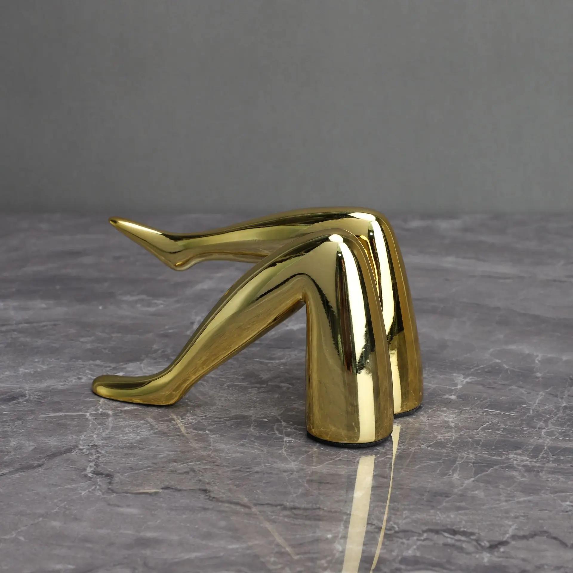 

Золотые губы/нога Статуэтка Позолоченные художественные украшения Настольные статуэтки из смолы Скульптура человеческого тела Украшения для дома Аксессуары Современные