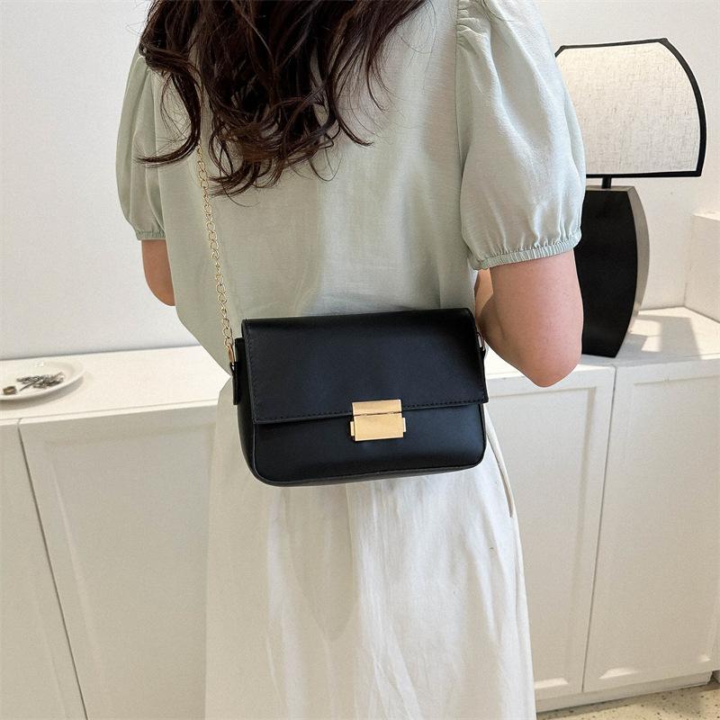 Simple 2025 new fashionable solid color chain texture casual autumn retro foreign style lock underarm women's small square bag