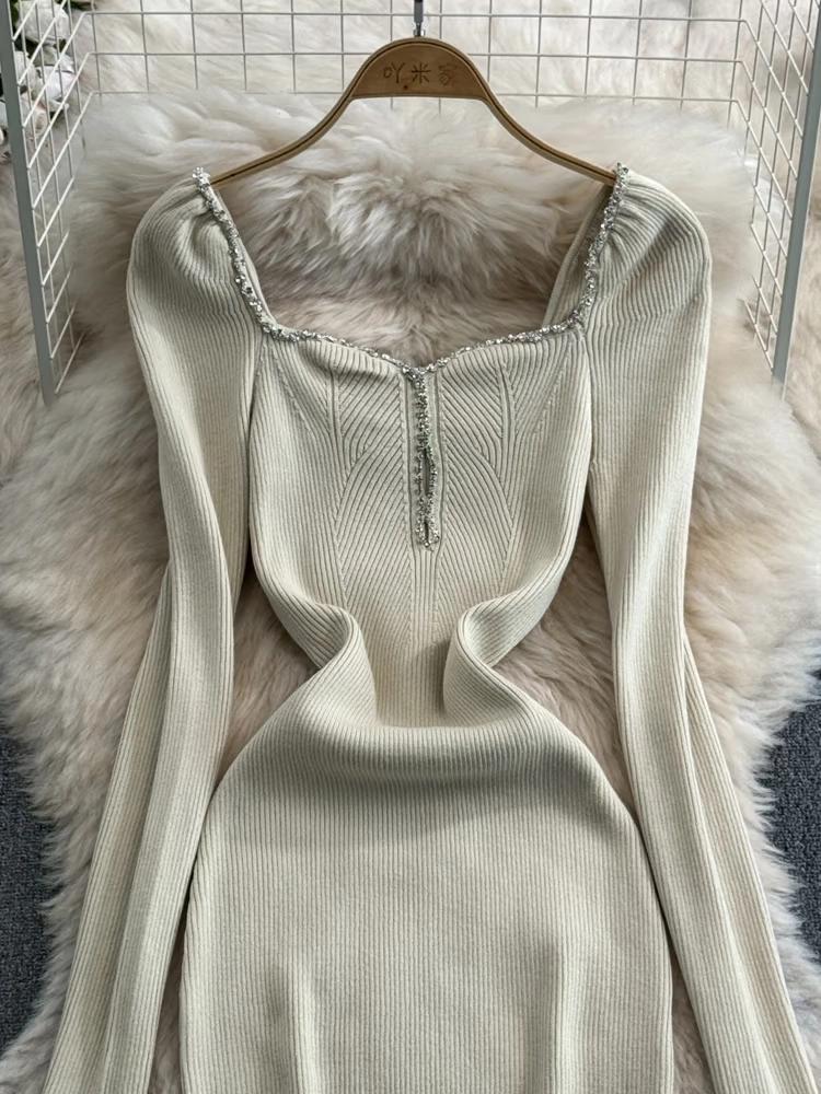 Осенне-зимнее платье с длинными рукавами — фото 21