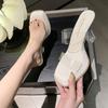 Cool slippers are simple and casual, with sandals in summer, women's slippers feel popular, and the style of the year is advanced