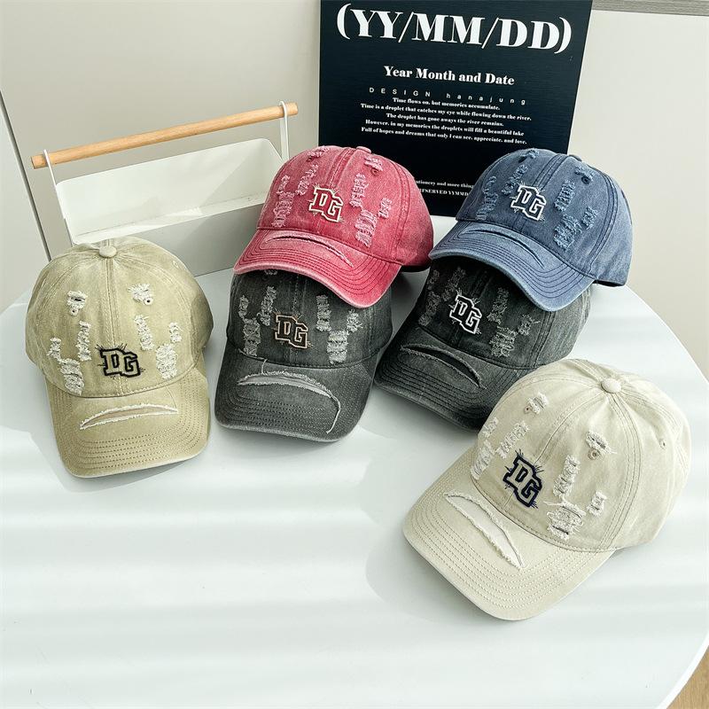 Casquette de baseball américaine rétro vieillie déchirée pour femme, polyvalente, personnalité, protection solaire, à large bord, montrant un petit visage