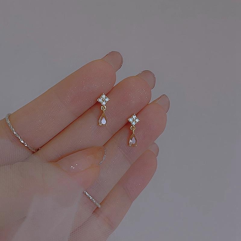 Sweet Champagne Zirconia Studs Female Niche High-level Sense of One Hundred Exquisite and Light Luxury Earrings Studs Office Versatile Daily Wear