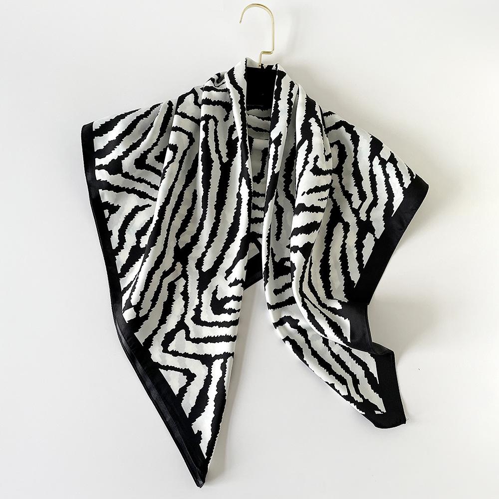 Nový jarní a letní univerzální šátek se zvířecím potiskem, černobílý, jednoduchý čtvercový šátek, šátek z imitace hedvábí, keprový šátek pro ženy