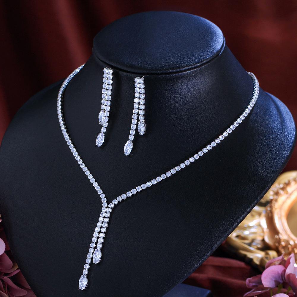 Helles Licht Luxus Voll Diamant Halskette Ohrringe Abendessen Braut Hochzeit Schmuckset Kette Quaste Temperament Party Zirkon Set