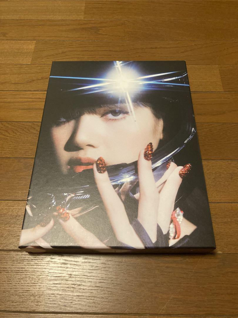 

[USED] LALISA PHOTOBOOK SPECIAL EDITION includes bonuses