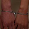 Hochwertiges Herz-Magnet-Kubanisches Armband aus Edelstahl - Eleganter Valentinstagsschmuck für Frauen.