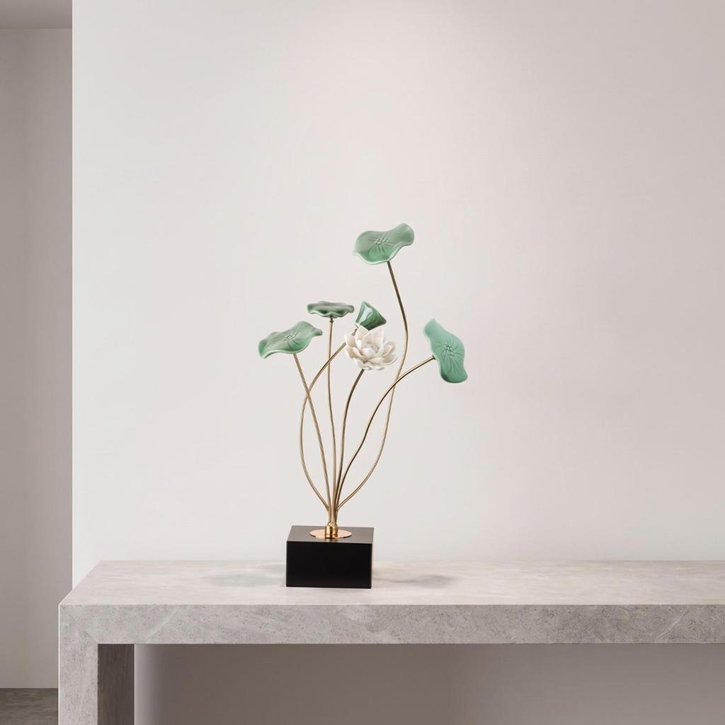 Metal Floral Sculpture Elegant Botanical Ornament for Living Room