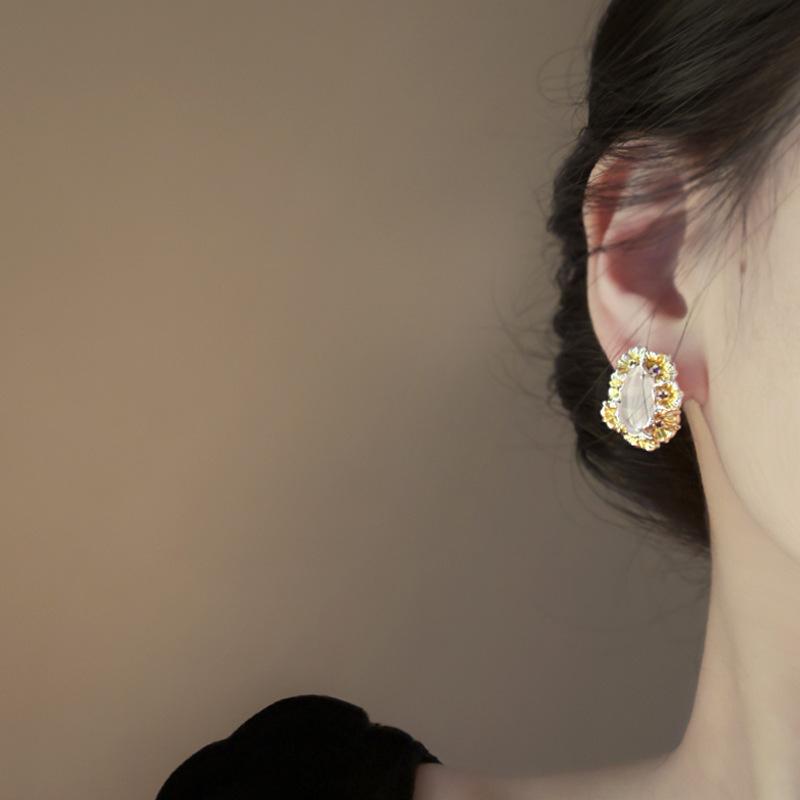 Oval Stud Earrings Women's Elegance Niche Design Sense Earrings Fashion Temperament Earrings Niche High Sense