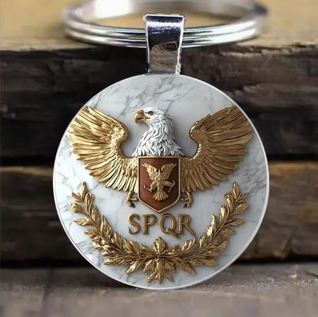 

Крутой брелок-подвеска из сплава с эмблемой Римского орла и знаком SPQR Металлический брелок для сумок и аксессуаров One Size