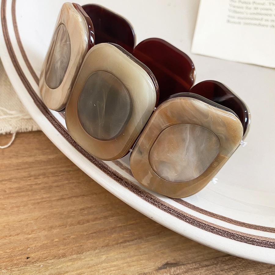 Unique Design Candy Color Smudging Square Geometrical Resin Acrylic Elastic Bangles for Women Wholesale Wide Bracelet