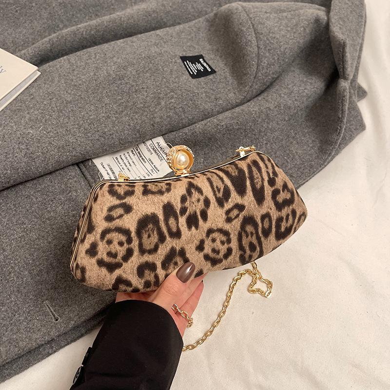 2025 Personalized Fashion Leopard Print Small Bag Women's Dinner Bag Clip Box Bag Mouth Gold Bag Banquet Chain Messenger Bag