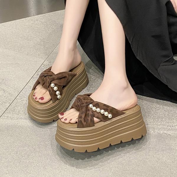 Mode Damen Schuhe Hausschuhe Plateau Pantoletten auf einem Keilabsatz 2025 Schuhe auf einem Keilabsatz Damen Pantoletten Outdoor Pantoffeln Pantoletten Plateau