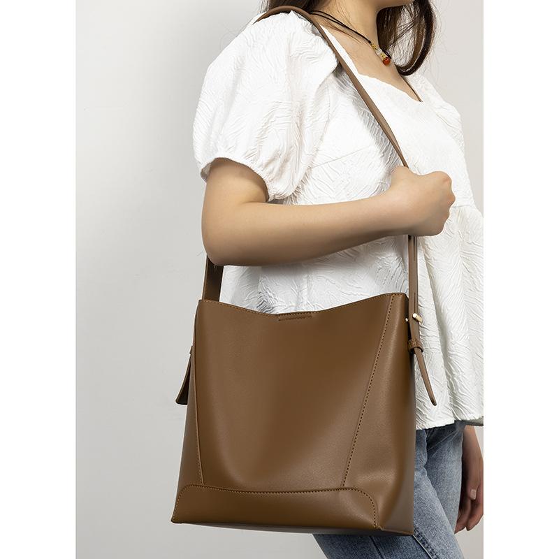 Underarm Bag Women's Bag Spring and Summer New Women's Bag Crossbody Bag Simple and Versatile One-shoulder Large Capacity Commuting Bucket Bag