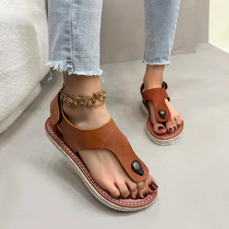 2025 New Buckle Strap Women's Sandals Pinch Toe Beach Sandals Women Summer Plus Size Solid Comfortable Flat Sandals