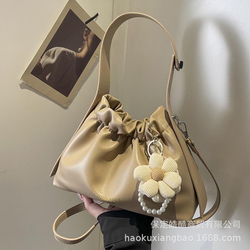 Versatile niche texture cloud drawstring bucket bag women's 2025 new high-end fashion foreign style shoulder messenger bag