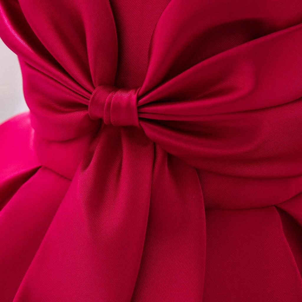 Vestito in Raso da Principessa con Fiocco per il Primo Compleanno di una Neonata