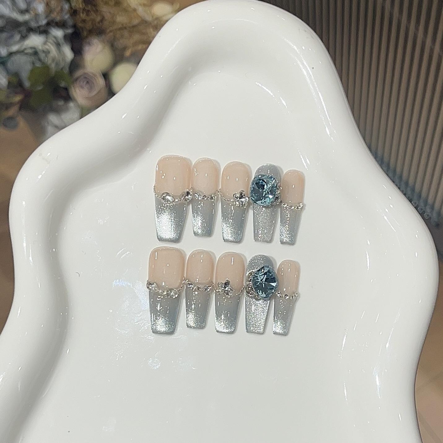 

Galaxy Star Handmade Light Luxury Blinking Clear Side Broad Light Cat Eye Premium K9 Drill Wearing Armor L