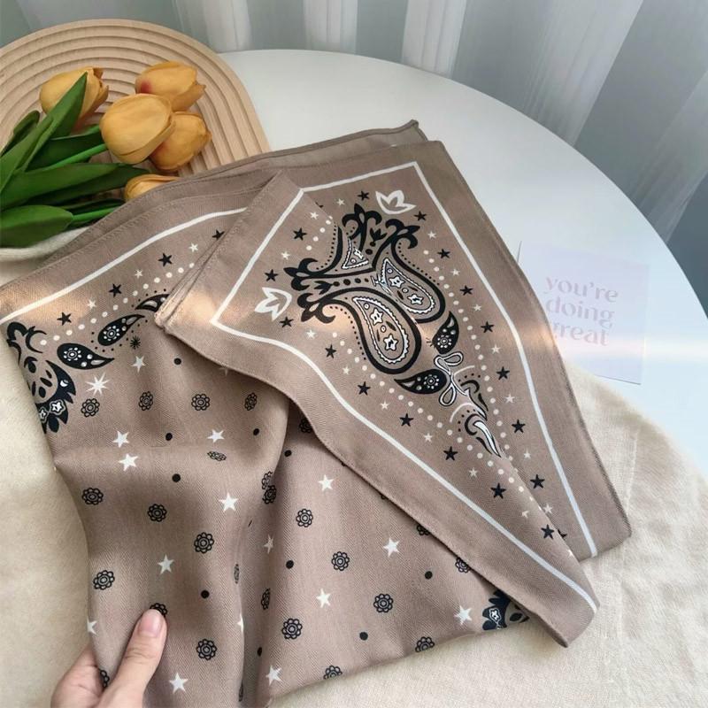 Luxury Design Cashew Flower Cotton Velvet Square Scarf Women Soft Neckerchief Lady Hijab Small NeckTies Female Hair Headbands