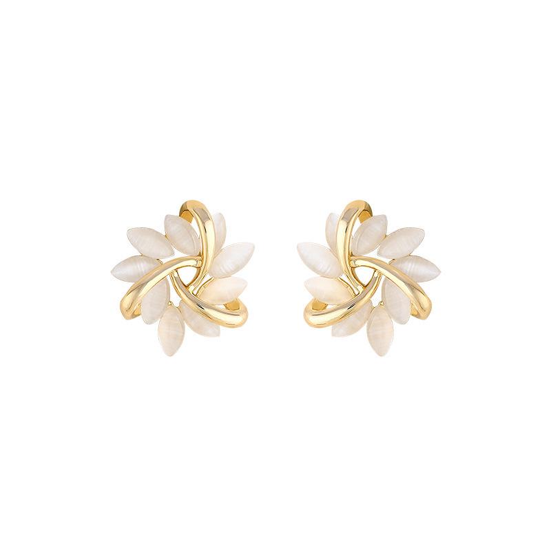 French Cat's Eye Petal Stud Earrings: Elegant, Versatile Japanese & Korean Style for Women - Light Luxury, High-End Aesthetic