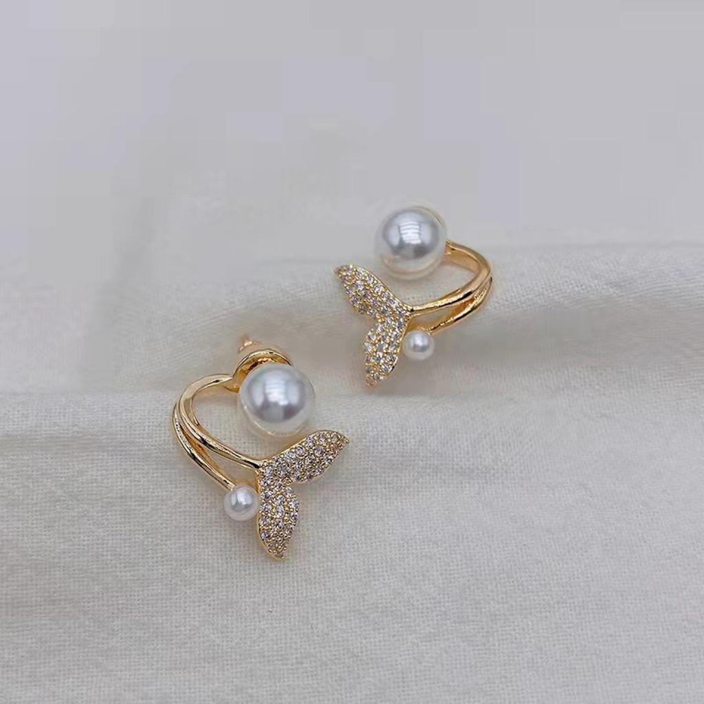 2024 New Trendy Women's Earrings: S925 Silver Needle, Chic Pearl Fish Tail Design