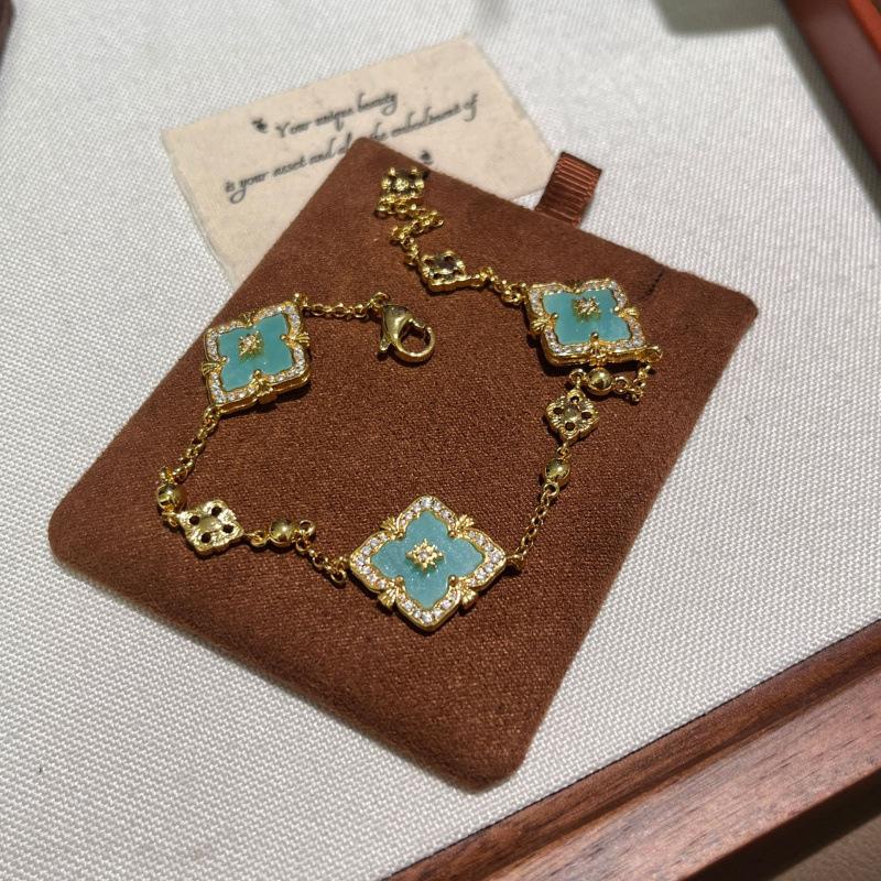 Italian Cloth Qi Lati Natural White Fritillary Four-Leaf Clover Bracelet Women'S Fashion Retro Rhombus Chalcedony Jewelry