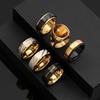 Modisches Herren-Titanstahl-Ringset mit Holzmaserung: Schwarz, Gold und mattierter Edelstahl, nicht verblassend.