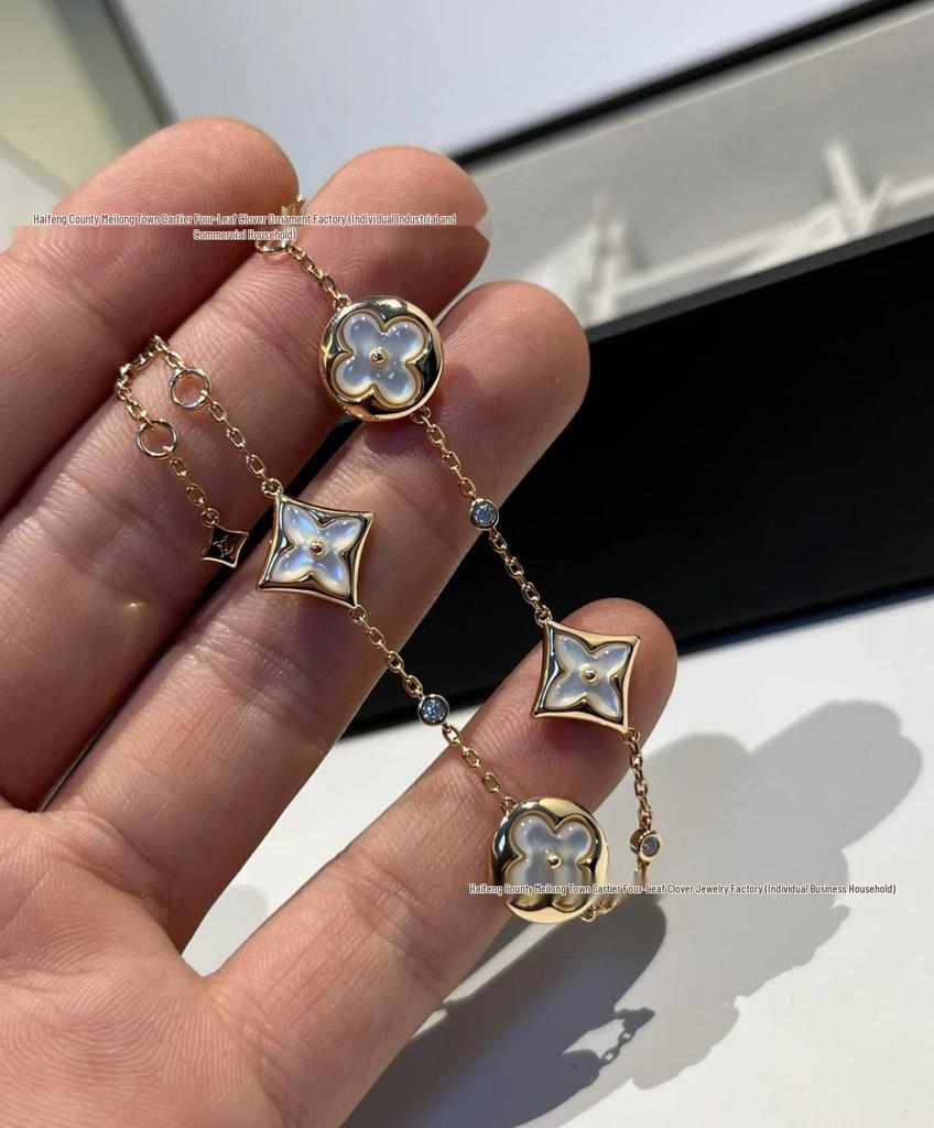 Luxusní sada náhrdelníku a náramku LV Clover & Flower z perleti