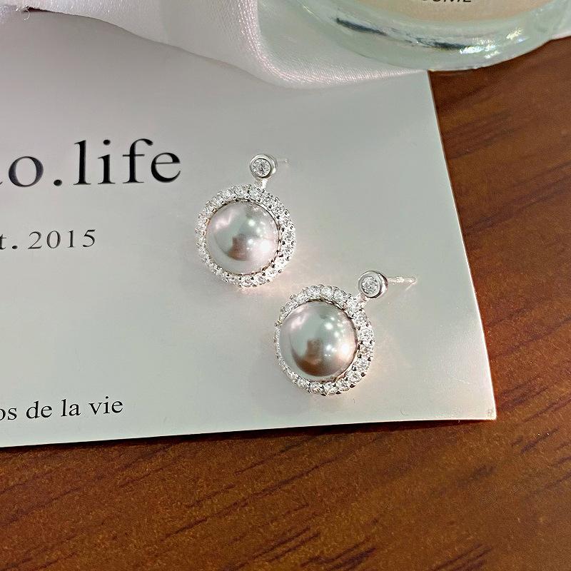 Exquisite Ohrringe mit Diamanten und runden Perlen für Damen, mit luxuriösen High-End-Ohrringen im französischen Stil