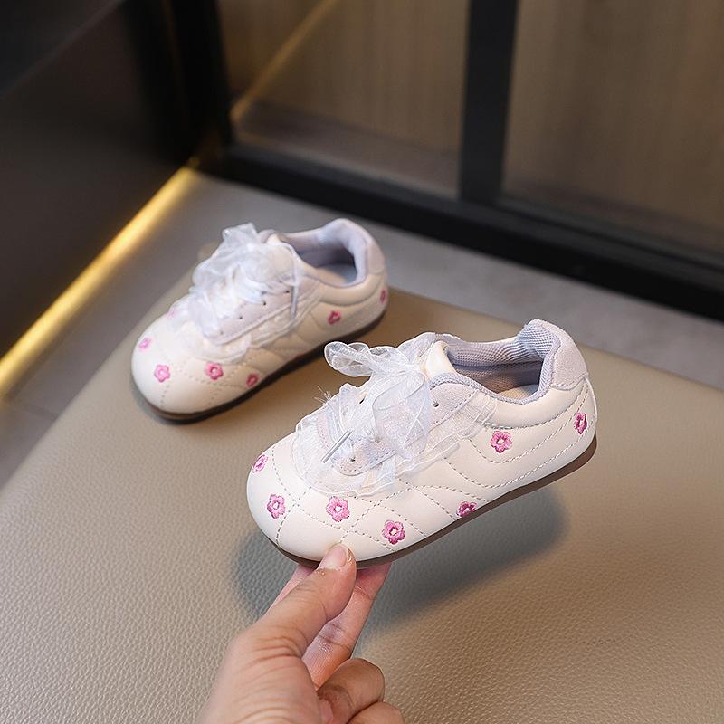Girls' Korean Version of Casual Embroidery Flower Sports Shoes 2025 Spring and Autumn New Versatile German Training Shoes Non-slip White Shoes Tide
