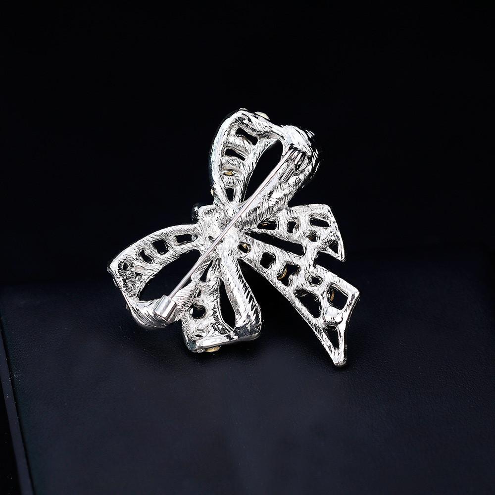 Alloy Butterfly Brooch Pin Jewelry Fashion Women Elegant Spring Gift Accessory
