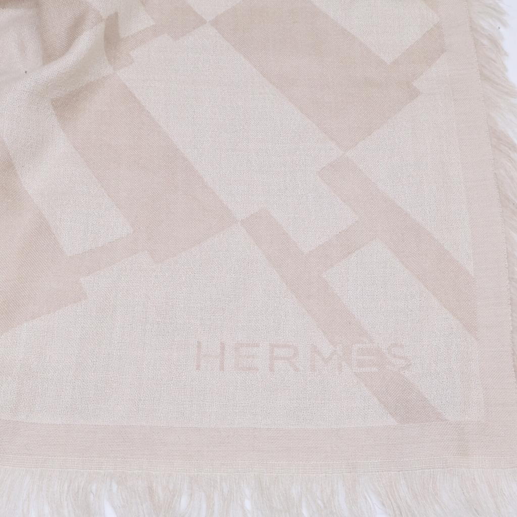 HERMES Large cashmere silk H motif fringe stole light beigeUsed
