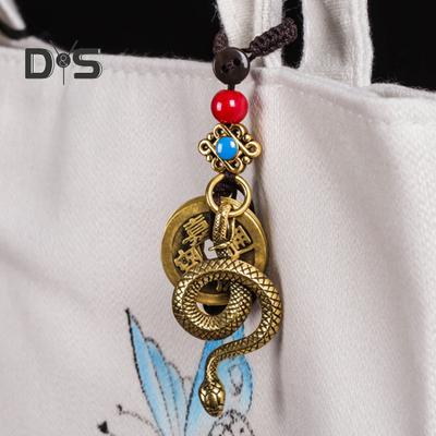Portachiavi a forma di serpente in stile retrò, incisioni realistiche, ciondolo portafortuna, anno cinese del serpente 2025, portachiavi, borse, abbigliamento, accessori