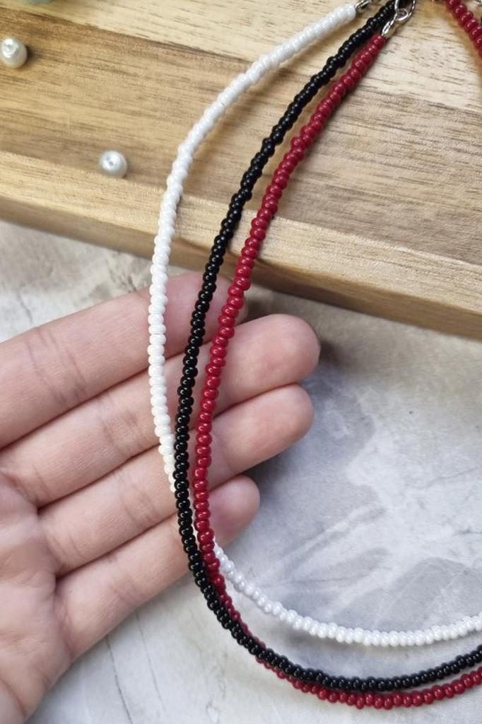 Ręcznie robiony naszyjnik choker z koralików – 3 kolory, regulowane naszyjniki