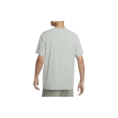Nike Men's Outdoor Casual Soft Crew Neck Short Sleeve T-Shirt in Green