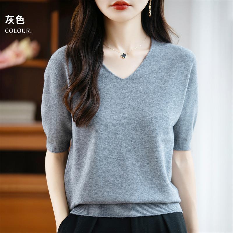 Knitted Short-sleeved T-shirt for Women A Thin V-neck Half-sleeve Top for Summer and Autumn