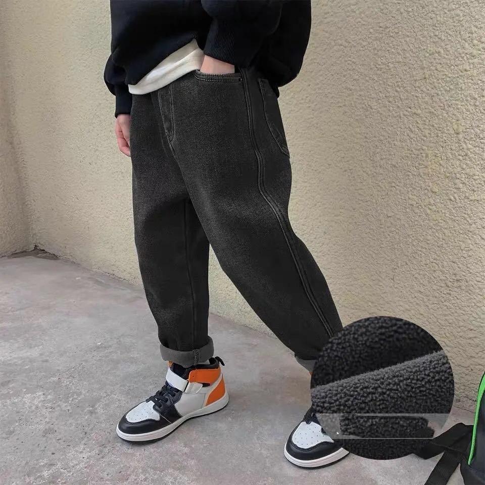 

Мальчиковые брюки утепленные цельные бархатные детские модные свободные джинсы для осени и зимы верхняя одежда 160 чёрный