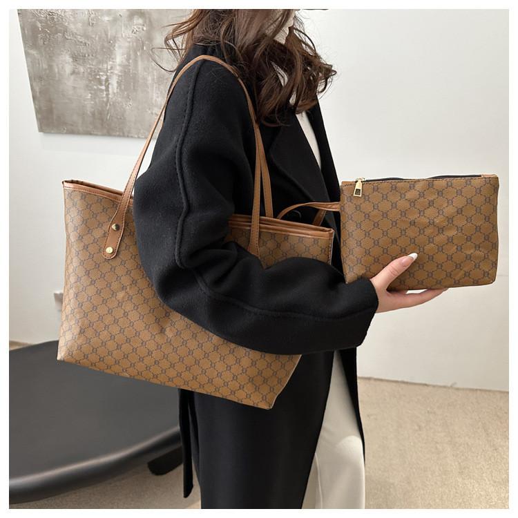 Trendige übergroße Tragetasche mit Reißverschluss für den lässigen Tagesausflug und den urbanen Look