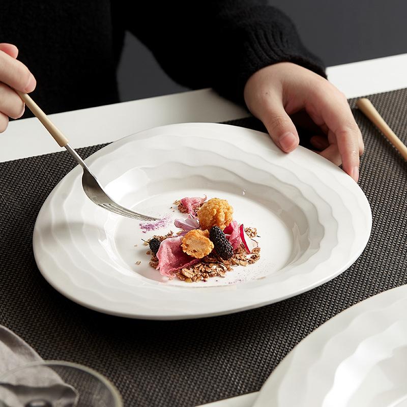 White Irregular Ceramic Plates High-end Hotel Dinner Plates Home Western Cuisine Pasta Dessert Plates Hotel Tableware Kitchen.