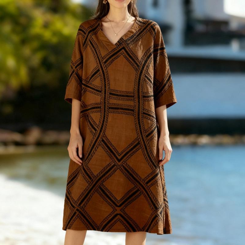 

Geometric V-neck Loose-fitting Dress in Large Size with Printed Pattern for Women 5XL кавовий