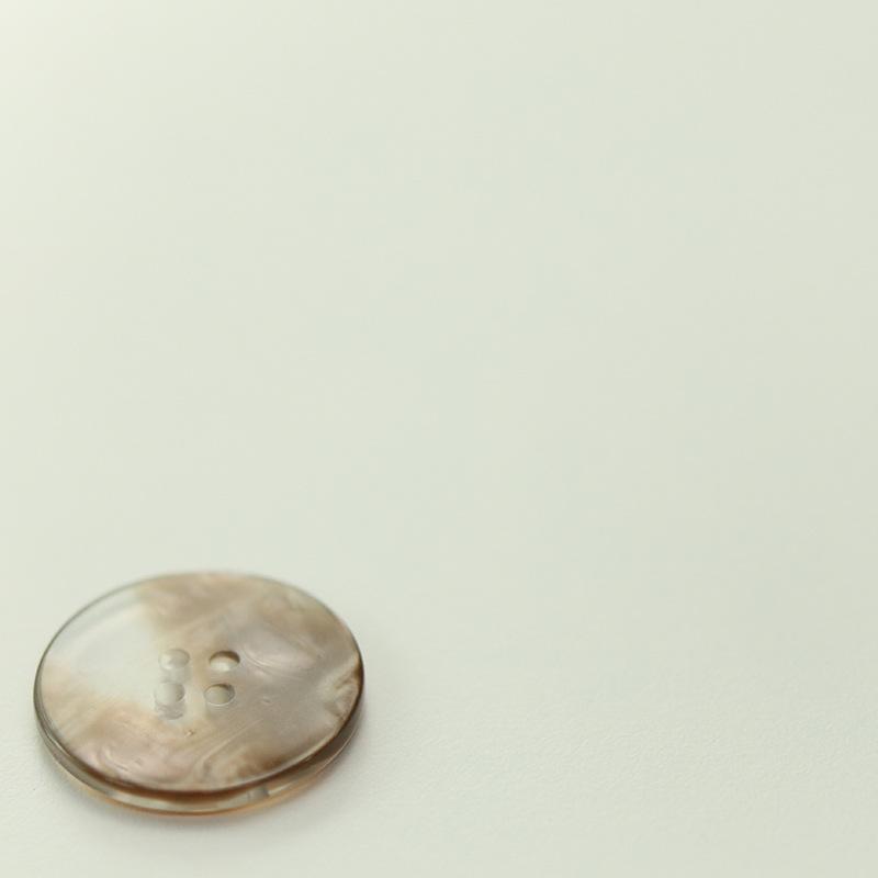 

5 шт. прозрачных смоляных пуговиц с четырьмя глазами для пальто, свитера, костюма, брюк, шубы, женских пальто, аксессуары, пуговицы 3 #[Transparent four-eye coffee] * 24L = 15.0 MM